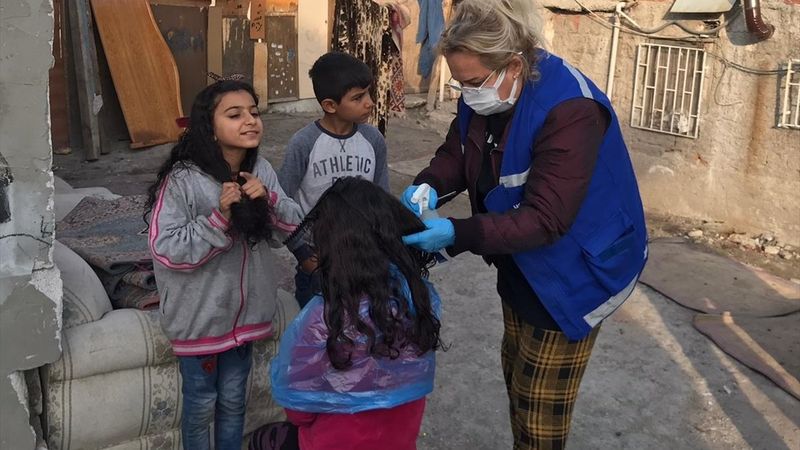 Ankara'da göçmen çocuklar için saç kesimi etkinliği