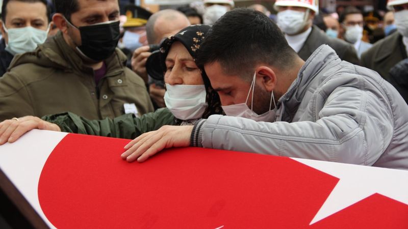 İzmirli şehit Mehmet Özbent, son yolculuğuna uğurlandı