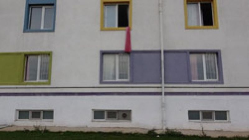 Tokat'ta virüs kapan zanlı, perde ile yurttan kaçtı