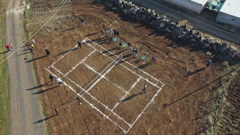 Viranşehirli köylülere tenis kortu sözü verildi