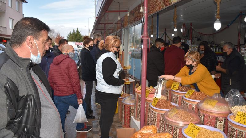 Bulgarlar, yılbaşı alışverişi için Edirne'ye akın etti