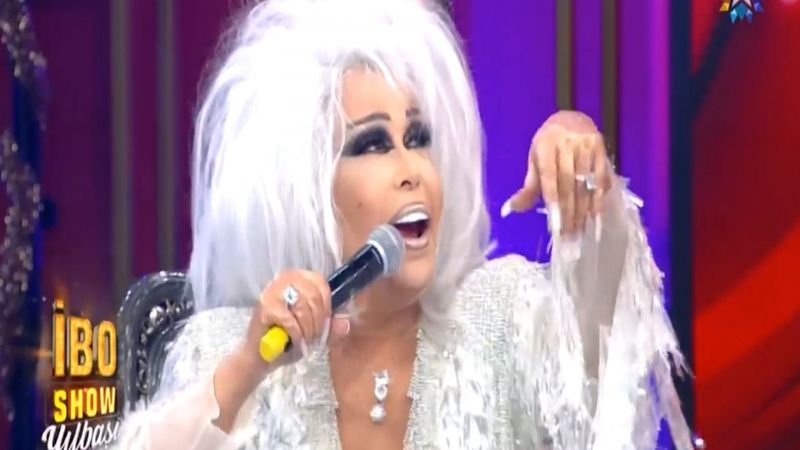 Bülent Ersoy'dan 'Çile Bülbülüm' resitali