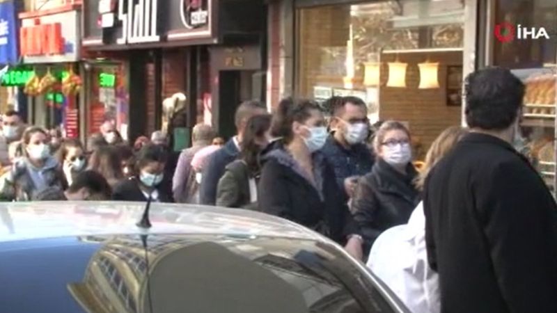 Şişli'de şaşırtan meze kuyruğu