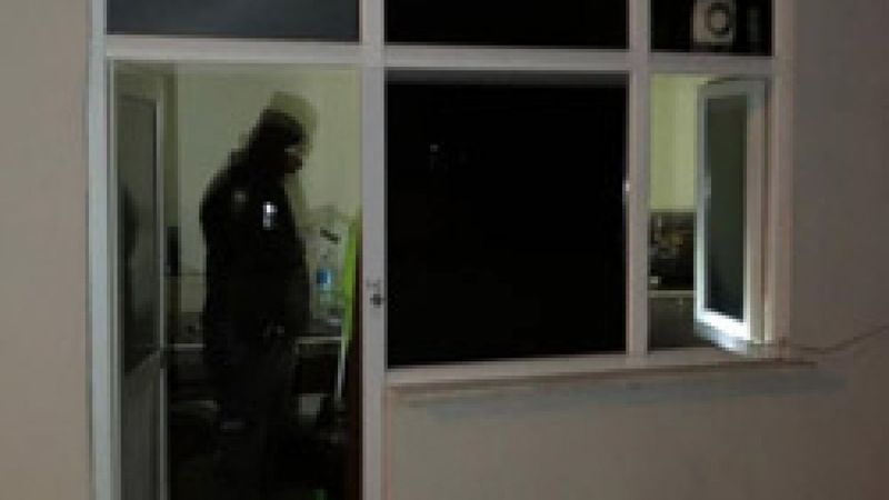 Sakarya'da uyuşturucu baskını: Kendilerini atölyeye kilitlediler