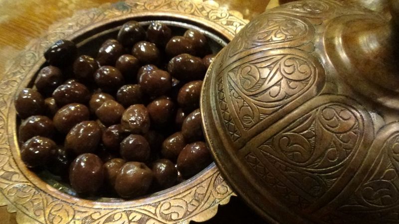 Balıkesir Edremit'te yetişen zeytinin lezzetinin sırrı pamuk ipliğine bağlı