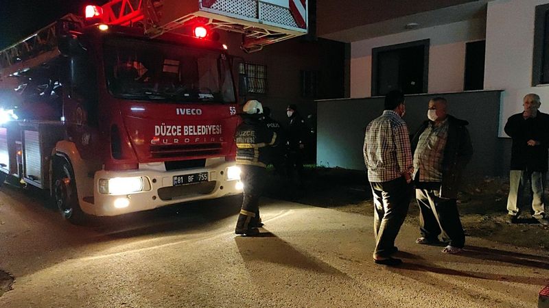 Düzce’de evini ateşe verip, bilgisayar ve cep telefonunu gasbetti