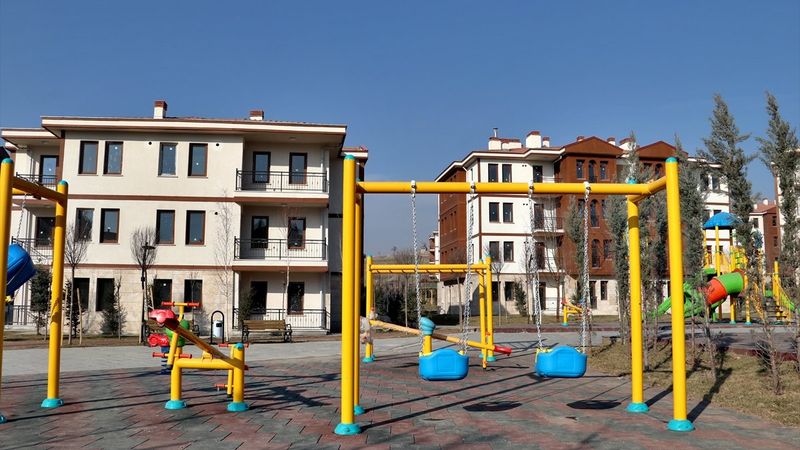 Elazığ'da depremzedelerin yaraları devletin şefkatiyle sarılıyor