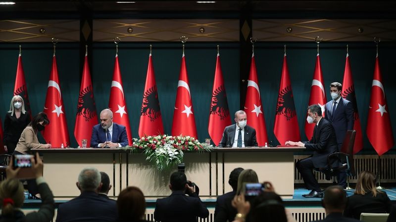 Arnavutluk Başbakanı Rama, Atatürk'ün sözüyle Türkiye'yi anlattı