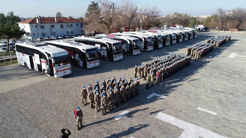 Diyarbakır'dan 258 komando, Suriye'ye uğurlandı