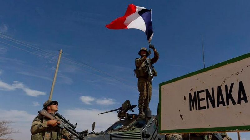 Fransa'nın Mali'deki hava saldırısında 100 sivil öldü iddiası