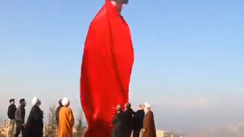 İran, İsrail sınırına yakın bölgeye Kasım Süleymani'nin heykelini dikti