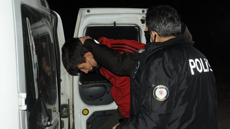 Kayseri'de kısıtlamayı ihlal eden şüphelilerin üzerinde uyuşturucu çıktı