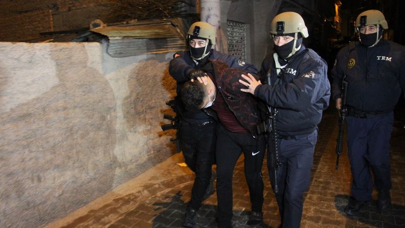 Adana’da DEAŞ operasyonu: 6 şüpheli gözaltında