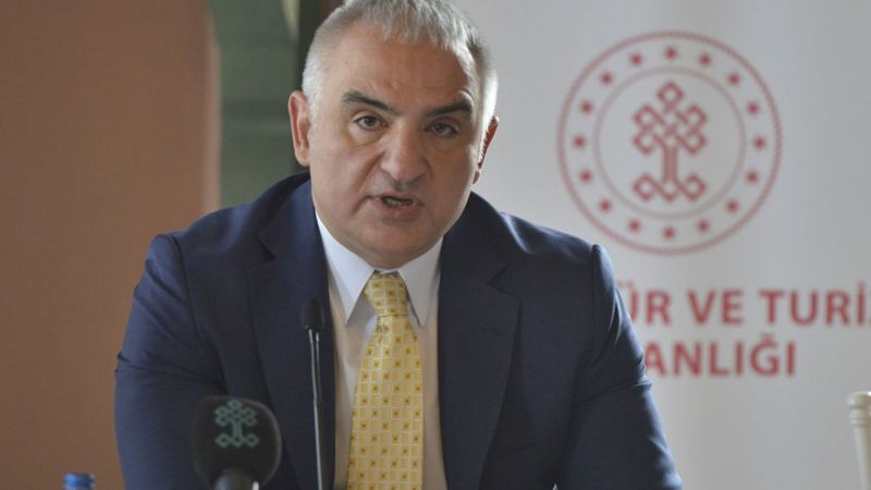 Bakan Ersoy: Turizm sezonunun nisanda başlayacağını umuyoruz