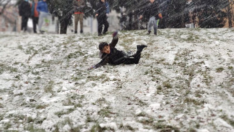 İstanbul'da kısıtlamayı unutup karın keyfini çıkardılar