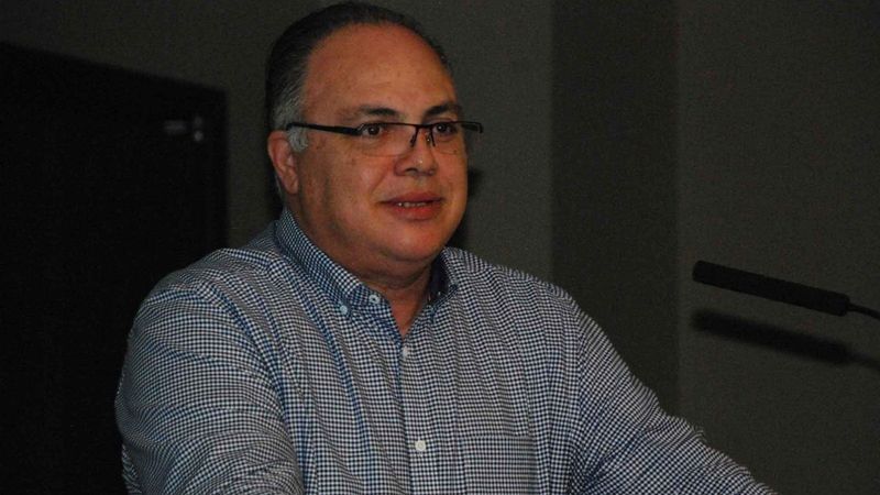 Anastasiadis'in 'vatandaşlık programından gelir elde ettiğini' söyleyen gazeteci istifa etti