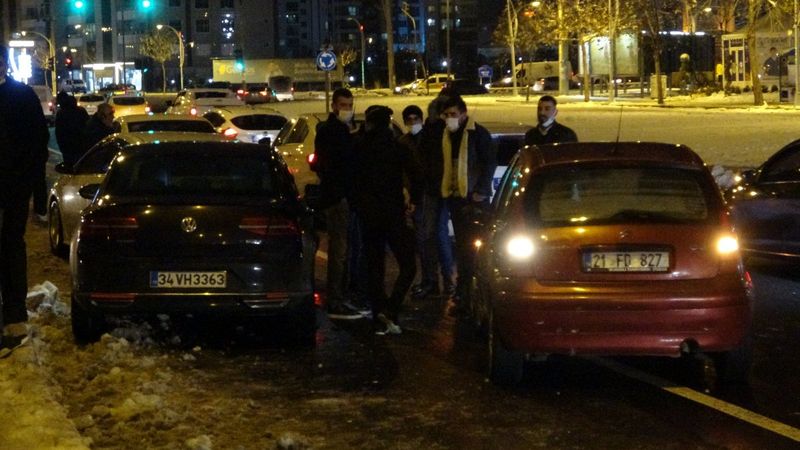 Diyarbakır’da 22 otomobil birbirine girdi
