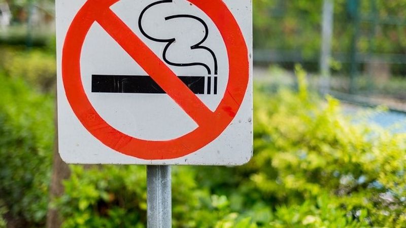 Milano’da açık alanda sigara içme yasağı getirildi