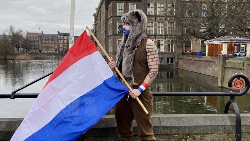 Hollanda'daki protestolarda 'boynuzlu şaman' ortaya çıktı