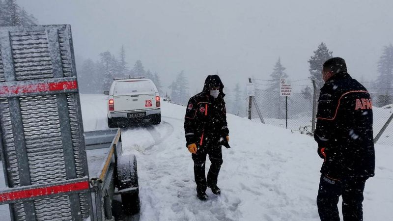 Osmaniye'de yoğun kar yağışında mahsur kalan vatandaşları AFAD kurtardı