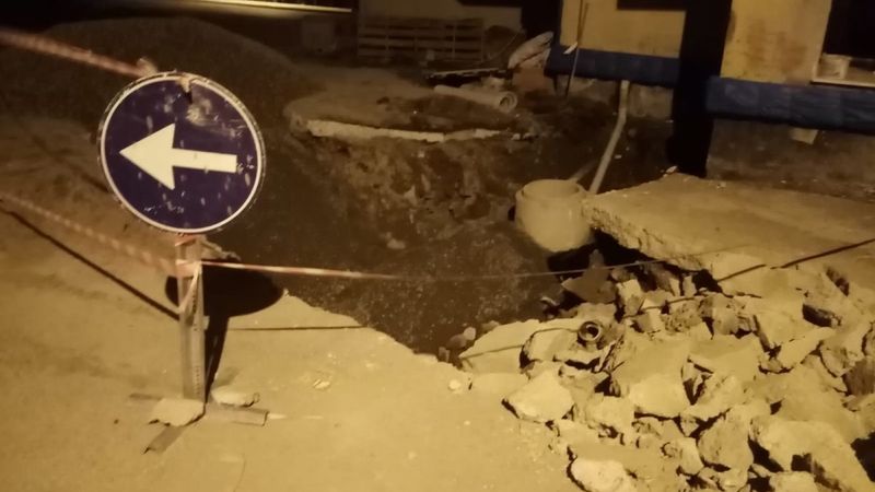 Artvin’de su şebekesini onarmak için girdiği çukurda can verdi