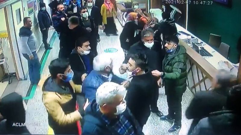 Gaziantep'ta hasta yakınları, sağlık çalışanlarına saldırdı
