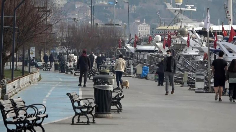 İstanbullular kısıtlama günlerinde evde kalmadı