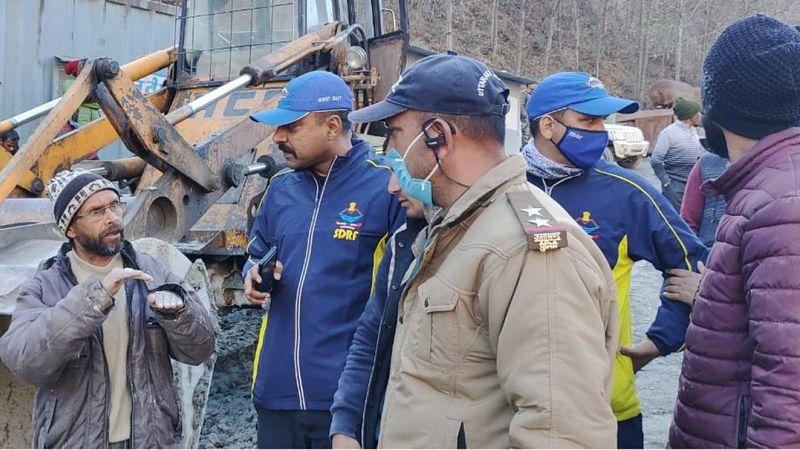 Hindistan’daki sel felaketinde 7 kişinin cansız bedenine ulaşıldı