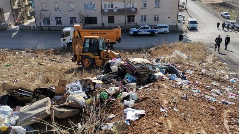 Kırıkkale'deki evden 1 kamyon çöp çıktı