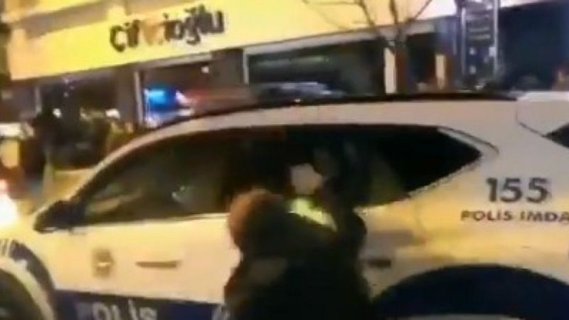Kadıköy'deki eylemde polis aracını tekmelediği iddia edilen şüpheli tutuklandı