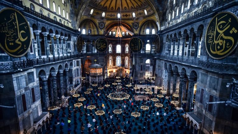 Ayasofya Camii yeni çehresiyle hayran bıraktı