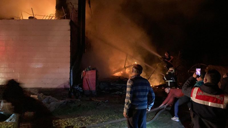 Burdur'da, yanan kalorifer kazanı evi kullanılamaz hale getirdi