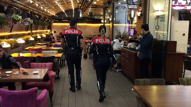 Sağlık Bakanlığı kafe ve restoranların açılması için yeni kriterler getiriyor