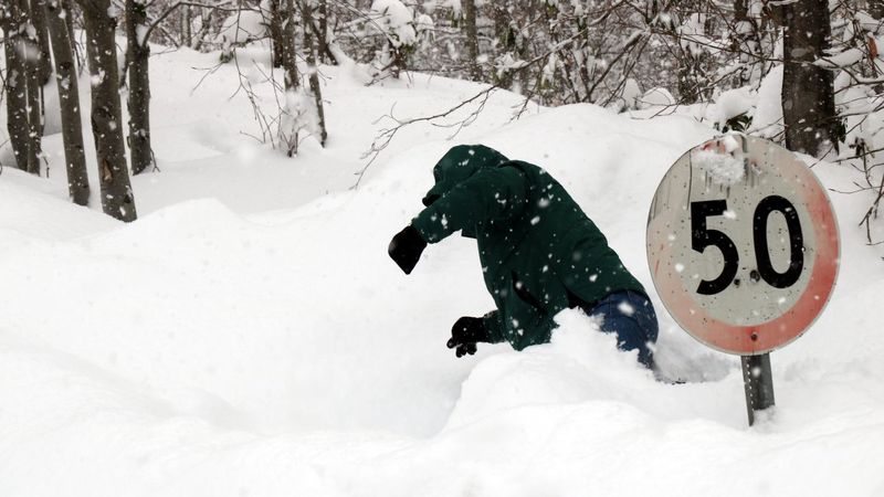 Zonguldak'ta kar kalınlığı 70 santimetreyi geçti