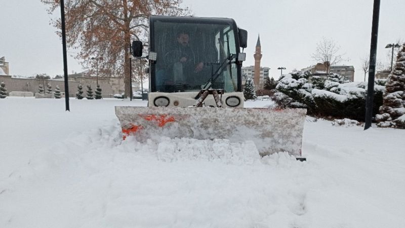 Sivas'ta 916 köy yolu ulaşıma kapandı