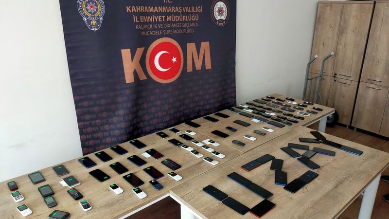 Kahramanmaraş'ta polisten ele geçirilen kaçak telefonlarla 'uzay' mesajı