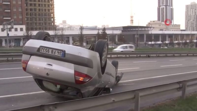 Esenyurt’ta kısıtlama günü boş yolda takla attı
