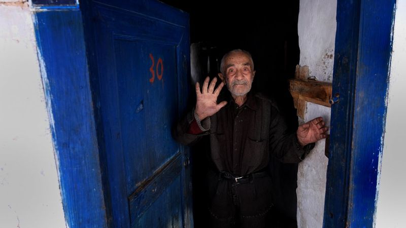 Toros Dağı eteklerindeki zorlu aşı mesaisi