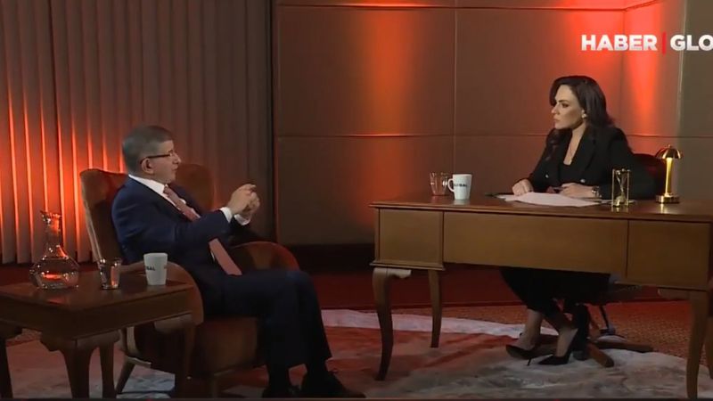 Ahmet Davutoğlu'ndan düşürülen Rus uçağı  açıklaması