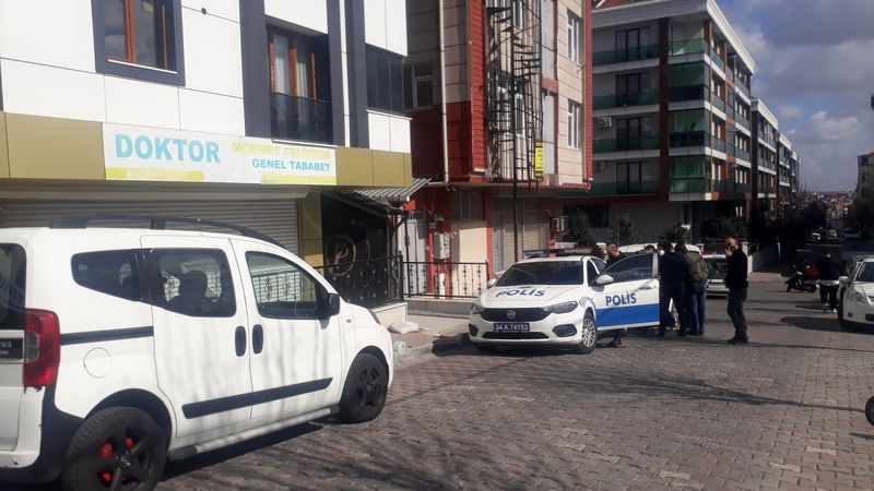 Bahçelievler'de kız çocuğu polis babasının silahıyla kendisini vurdu