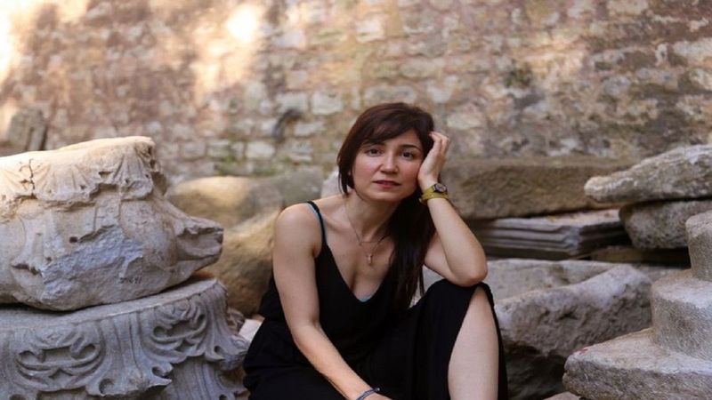 Menajerimi Ara Barış'ın annesi Ayla kimdir? İpek Türktan Kaynak kaç yaşında, hangi dizilerde oynadı?