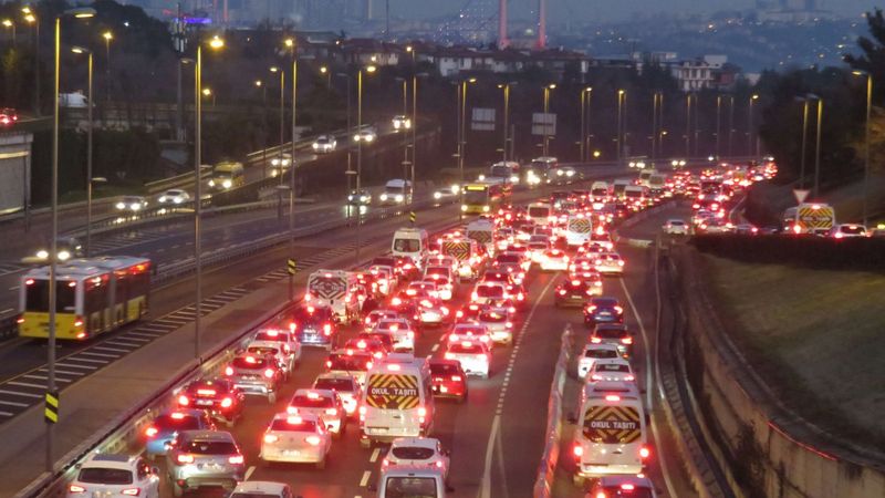 56 saatlik kısıtlama sonrası İstanbul'da trafik durumu