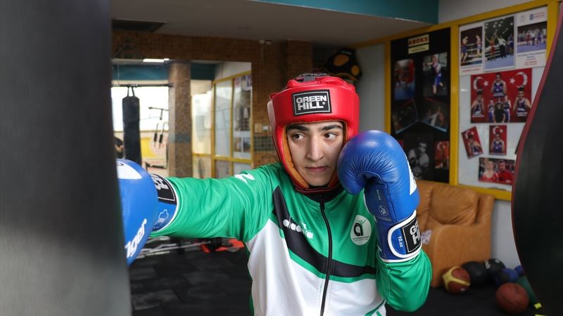 Avrupa şampiyonu milli boksör Ece, gözünü dünya birinciliğine dikti