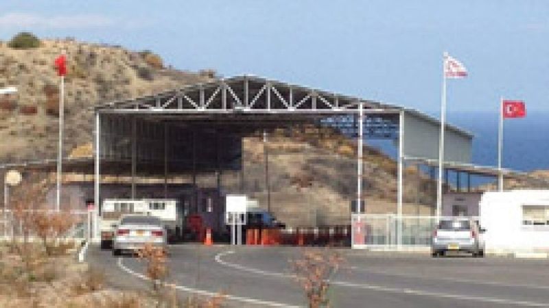 GKRY'den provokasyon: KKTC tarafında askeri birliğe ikmal konvoyunu engellediler