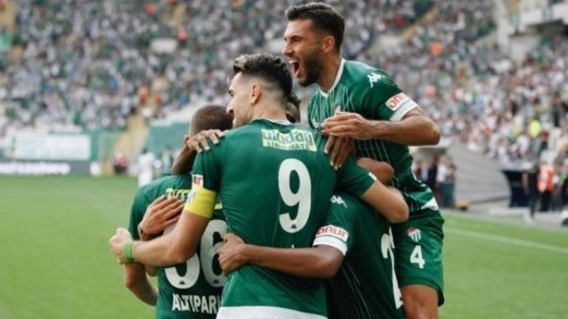 Bursasporlu futbolcular yönetime 'hadisli' gönderme