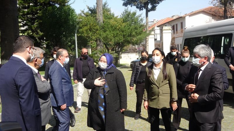 Aile, Çalışma ve Sosyal Hizmetler Bakanı Selçuk'tan Hatay ziyareti