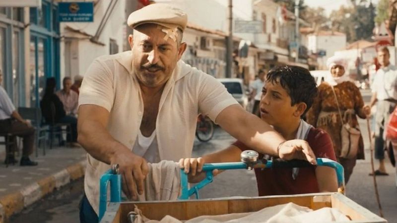 İftarlık Gazoz filmi konusu nedir, oyuncuları kimler? İftarlık Gazoz filmi nerede çekildi?