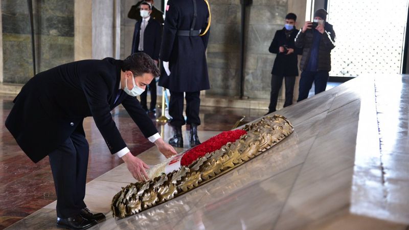 Ali Babacan'dan Anıtkabir'e ziyaret