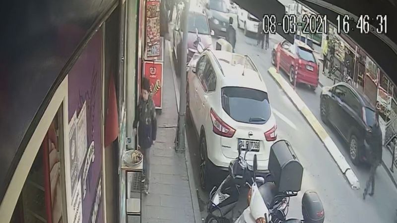 İstanbul'da küçük çocuk, annesinin gözü önünde trafik kazası geçirdi
