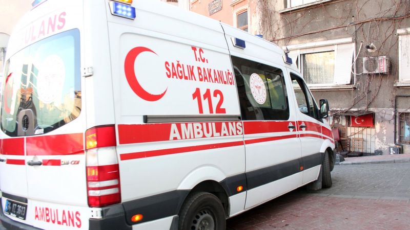 Beyoğlu'nda, Suriye uyruklu trans bireyin yüzüne tuz ruhu atıldı